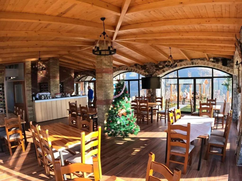 Bujtina Vrenezi Hotel Peshkopi Exterior photo